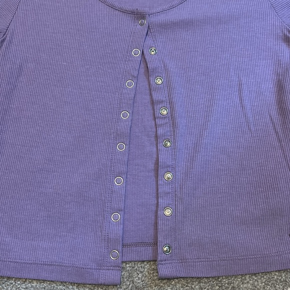 Crop Button Down - Picture 4 of 8